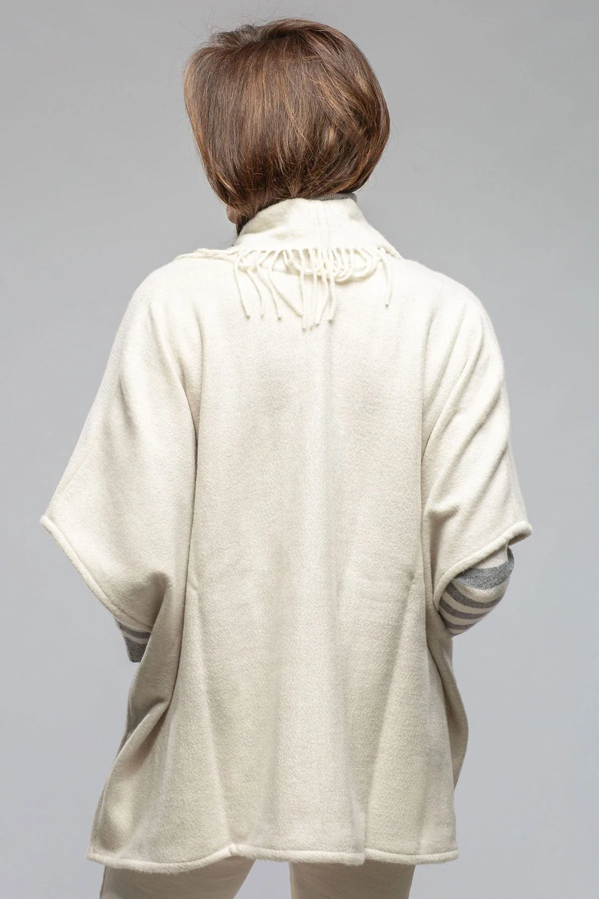 Eleonora Cashmere Cape Jacket In Cream