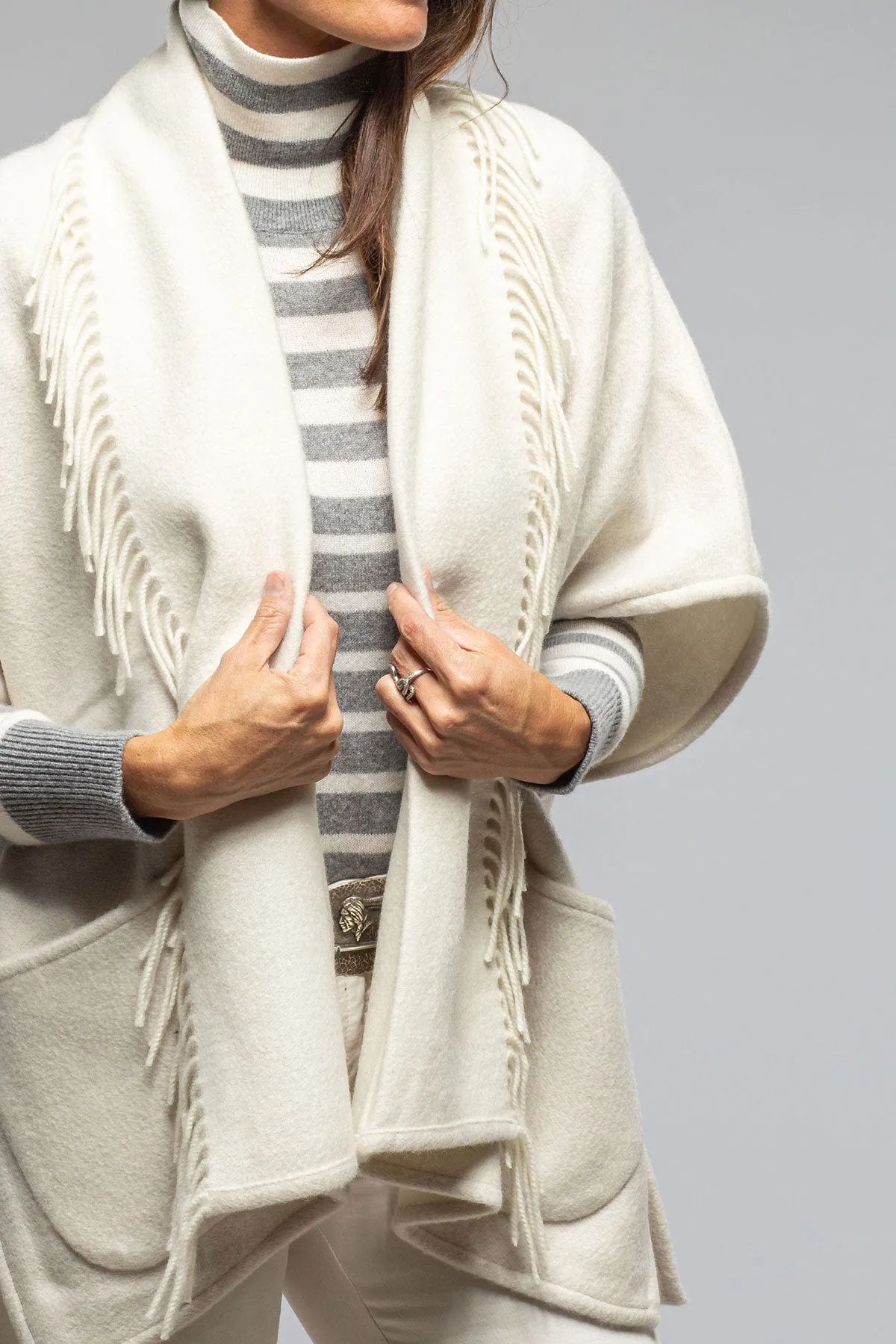 Eleonora Cashmere Cape Jacket In Cream